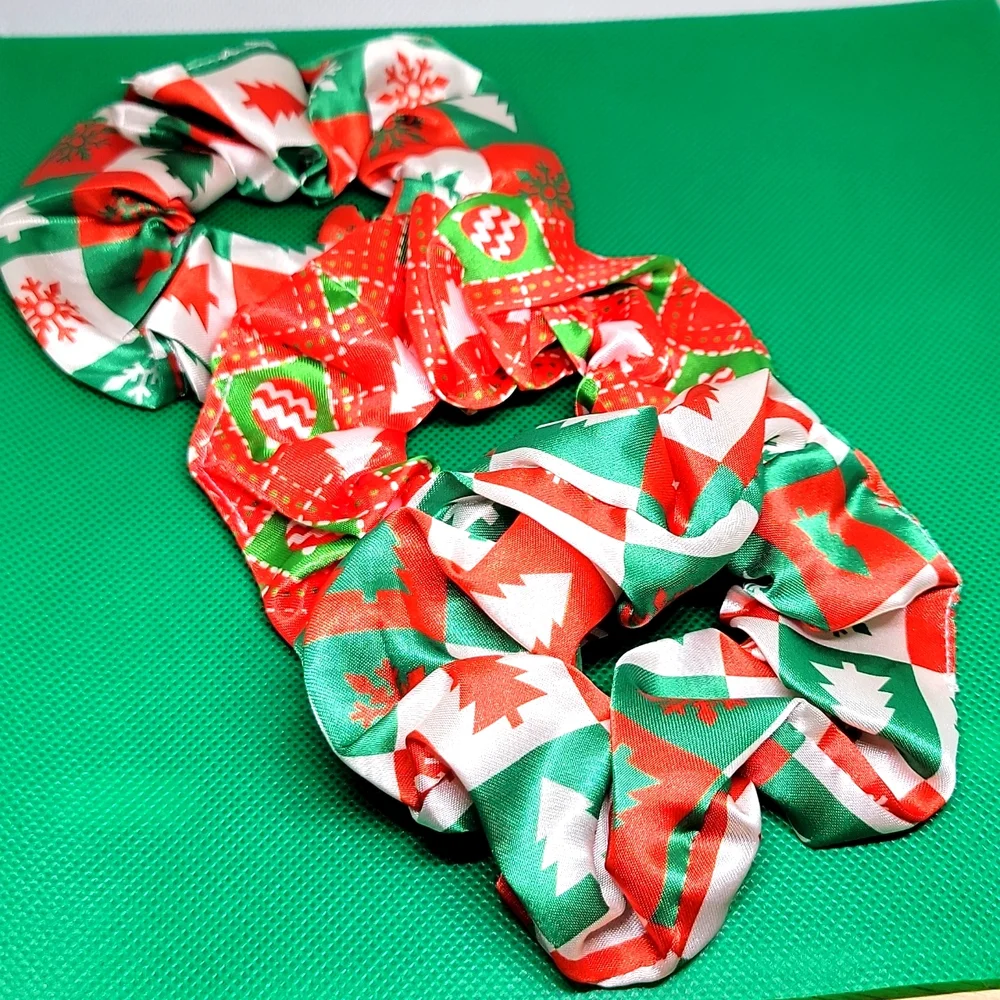 Christmas Hair Scrunchies Set of 3 Colorful Patterns Red Green White OneSize New